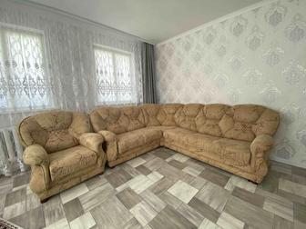 Продам угловой диван и кресло