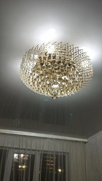 Продам люстру