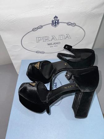 Продам босоножки от PRADA