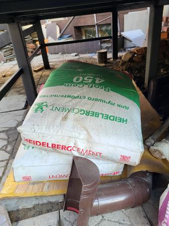 Продам цемент и клей для газобетона.остатки с ремонта.