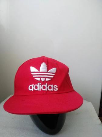 ДЁШЕВО ПРОДАМ кепку брэндовую, ADIDAS, 100% хлопок, размер меняется, БУ