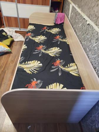 Продам кровать