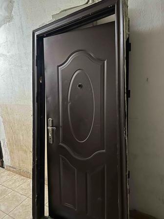 Входная дверь б/у