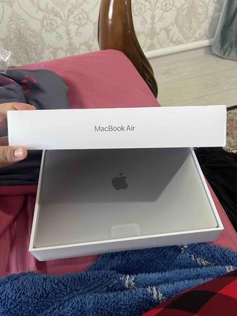 Продам MakBook air M1