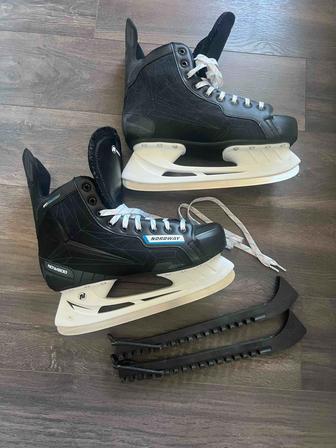 Надежные хоккейные коньки 44 размер - сел и поехал!