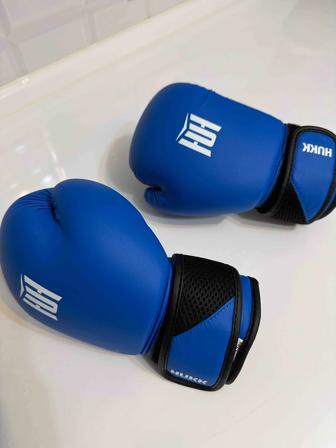 Продам боксерские перчатки