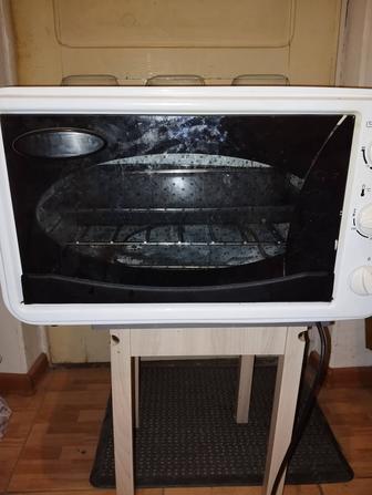 Электродуховка Kumtel KF3125 б/ у , в отличном состоянии, белая,