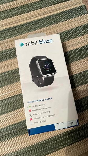 Фитнес трекер FITBIT BLAZE Новый