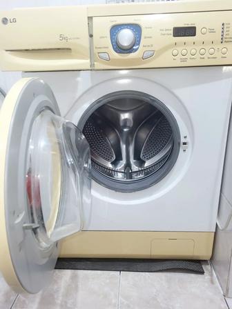 Продам стиральную машину Lg