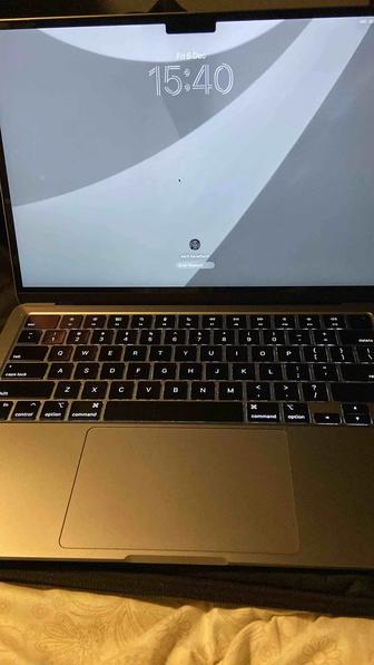 Продаю MacBook Air m2 14 8/256