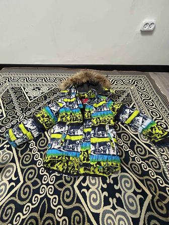 продам куртку детскую