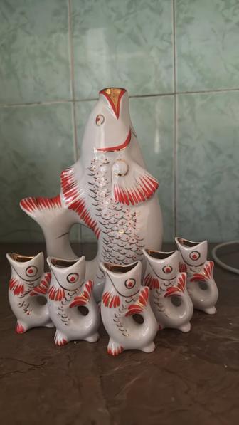 Продам графин и стопки в форме рыбок
