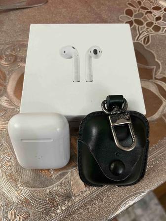 Airpods оригинал первого поколения