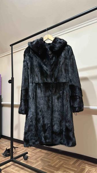 Продам шубу норковую