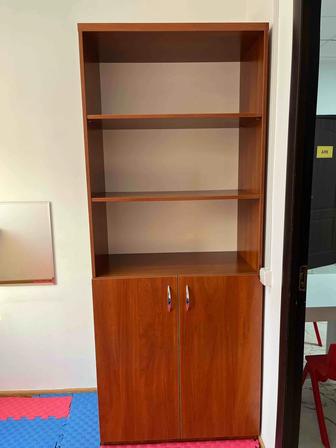 Шкафы-стеллажи для офиса, в хорошем состоянии.