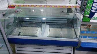 Продам холодильную витрину