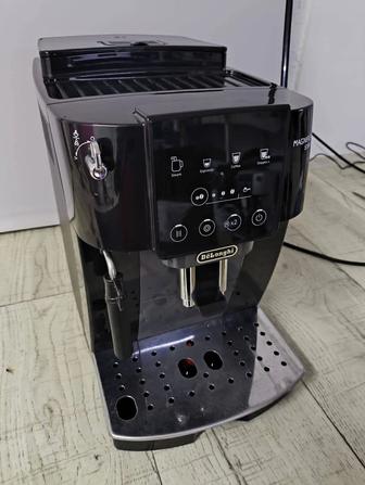 Кофемашина Delonghi Magnifica Start