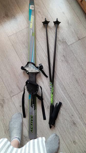 Продам лыжи детские