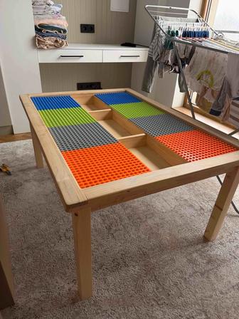 LEGO-стол из натурального дерева