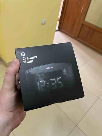 Продам Яндекс станцию мини с часами