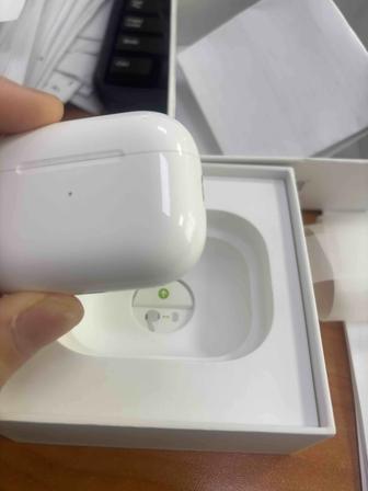 Наушники Apple AirPods Pro 2 with Type-C/Wireless Charging белый