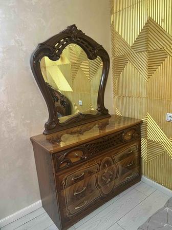 Продам спальный гарнитур