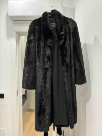 Продам норковую шубу.