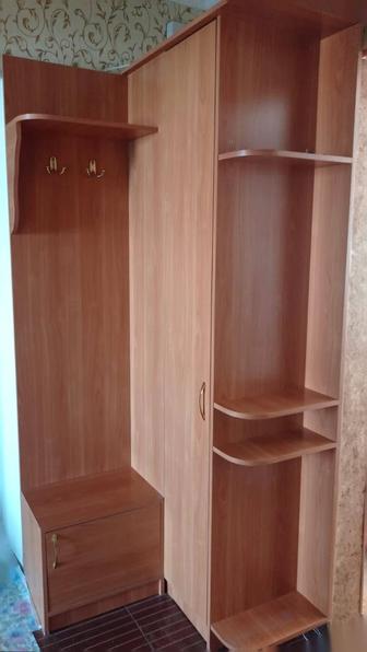 Продам прихожую и шкаф