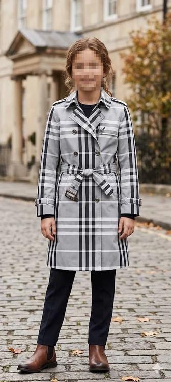 Новый плащ - тренч Burberry в клетку.