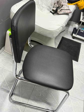 Стулья офисные