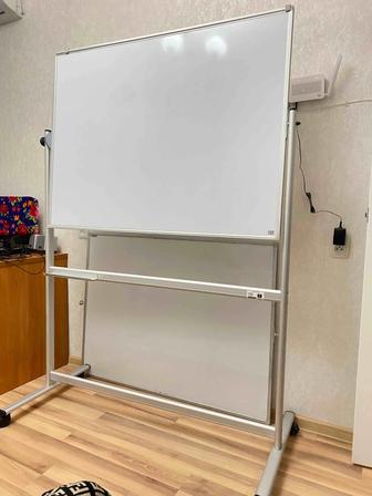 Мобильная двухсторонняя маркерная доска на колесах