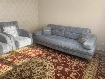 Срочно продам диван с креслами