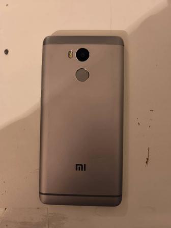 Продам на запчасти телефоны.