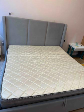 Продам 2х спальную кровать