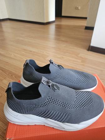 Кроссовки текстильные до 39р-ра состояние хорошее