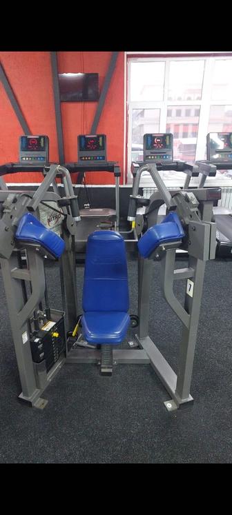 Продам Тренажер Nautilus nitro 
Для трицепса сидя.