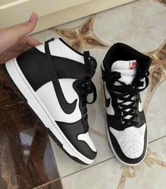 высокие кроссовки Nike Dunk High в расцветке Panda