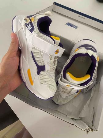 Кроссовки для девочки