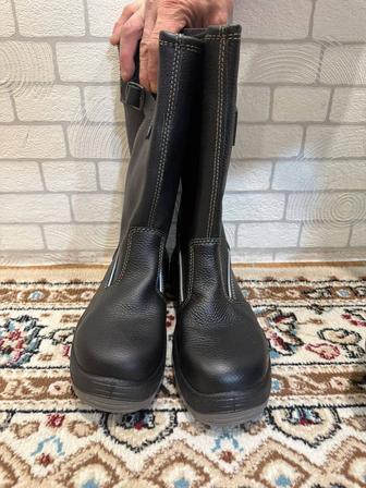 Продам зимние сапоги