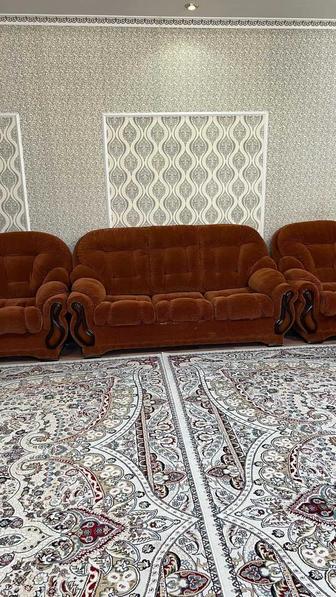 Диван с креслом