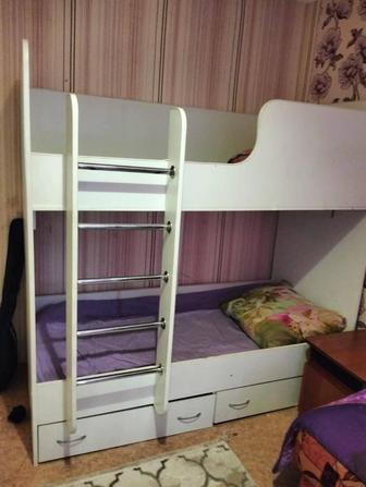 Продам кровать двухъярусный