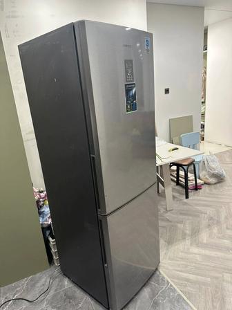 Холодильник Samsung
