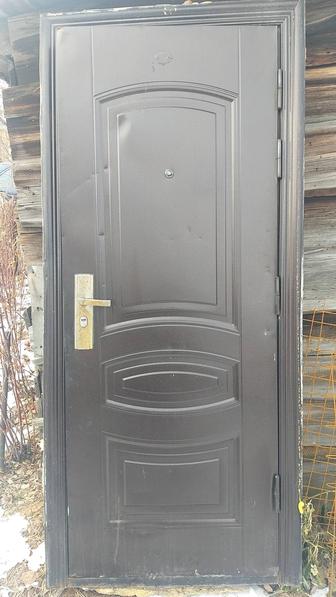 Металлическая дверь Б/У