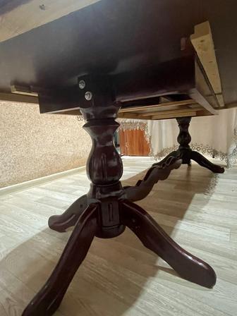 Стол в гостиную