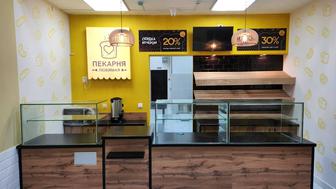 Витрина со стеклом и подсветкой