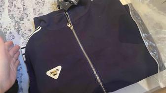 Женский спортивный костюм