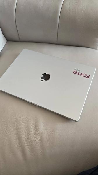 Macbook Pro 16 M3 Pro