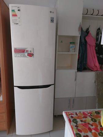 Продам холодильник LG