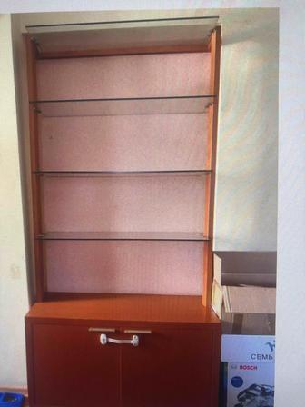 Книжный шкаф