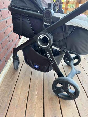 Продам коляску-трансформер Chicco Urban